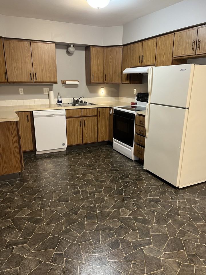 318 E Green Meadow Dr #NA - Photo 2 of 9