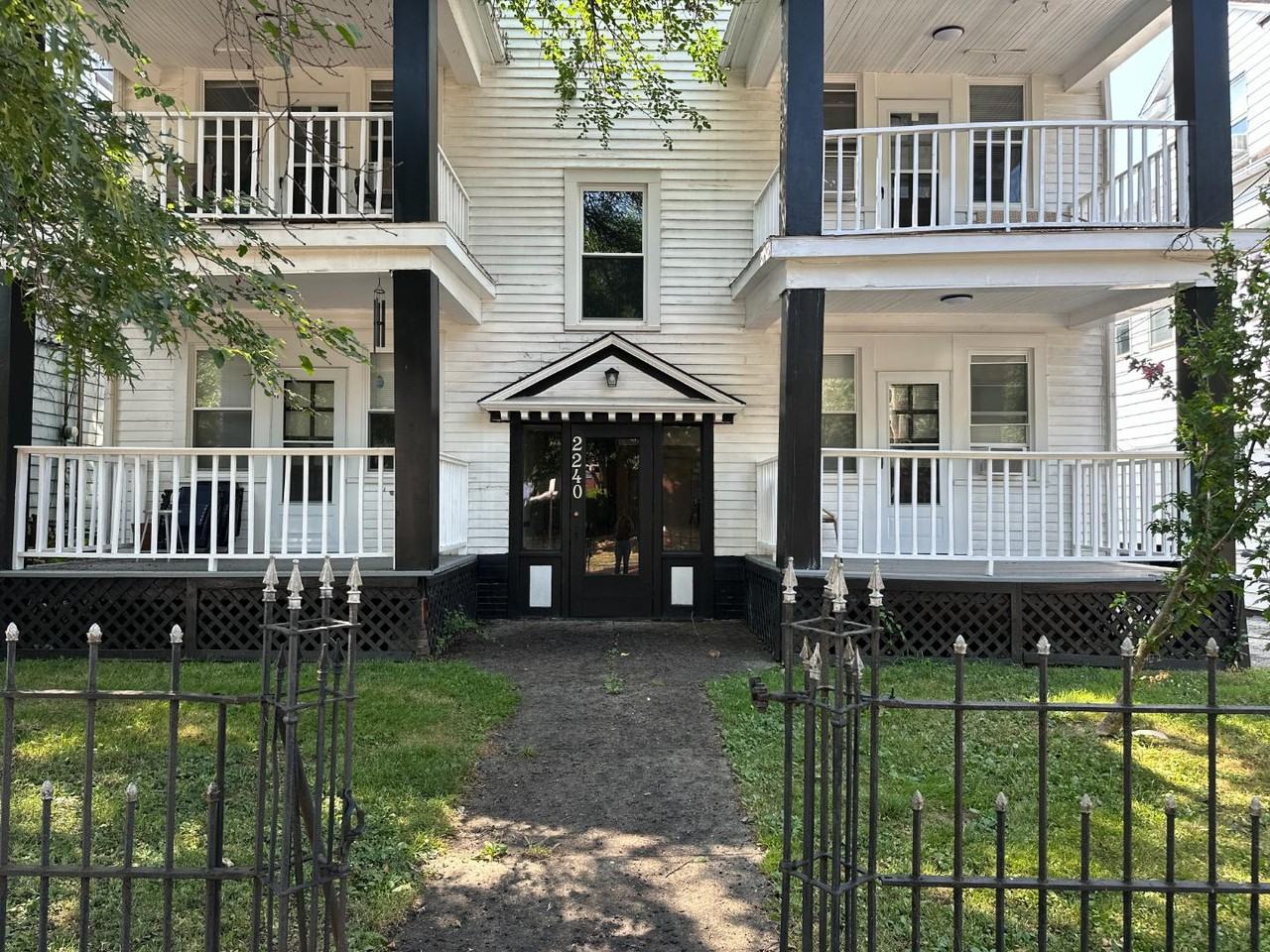 2240 Murray Hill Rd - Photo 2 of 10