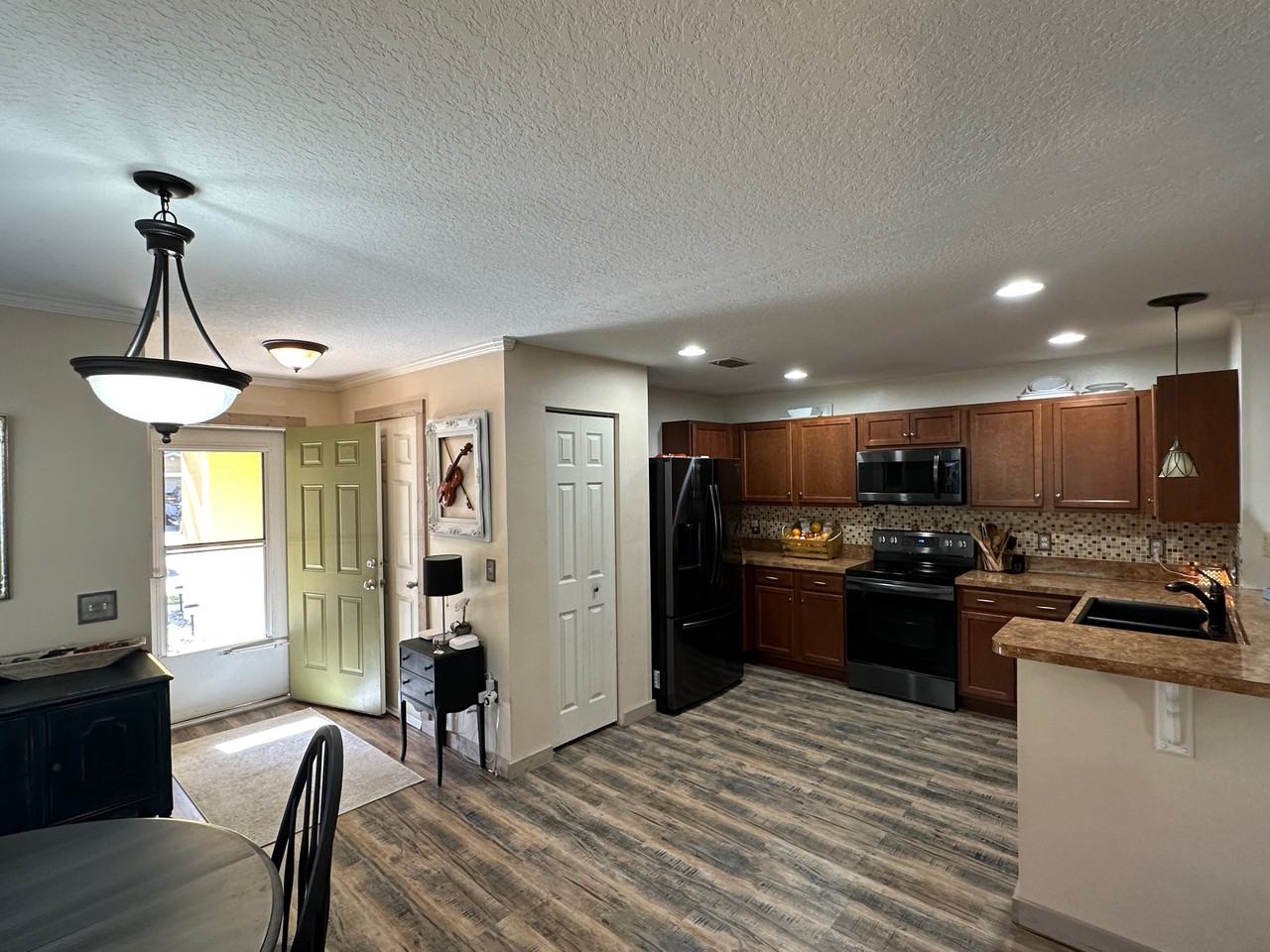 2661 Carthage Dr #1 - Photo 7 of 40