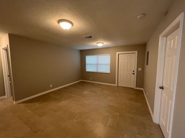 3348 Cherokee Ave - Photo 4 of 10