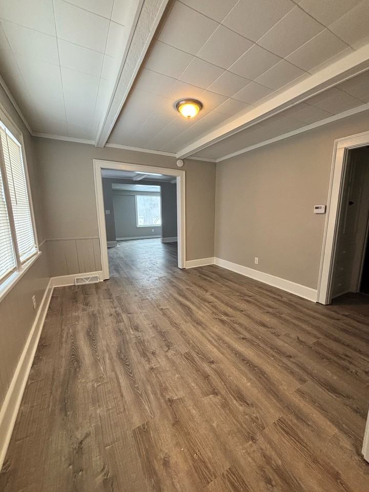 5302 East Dr #1 - Photo 3 of 13