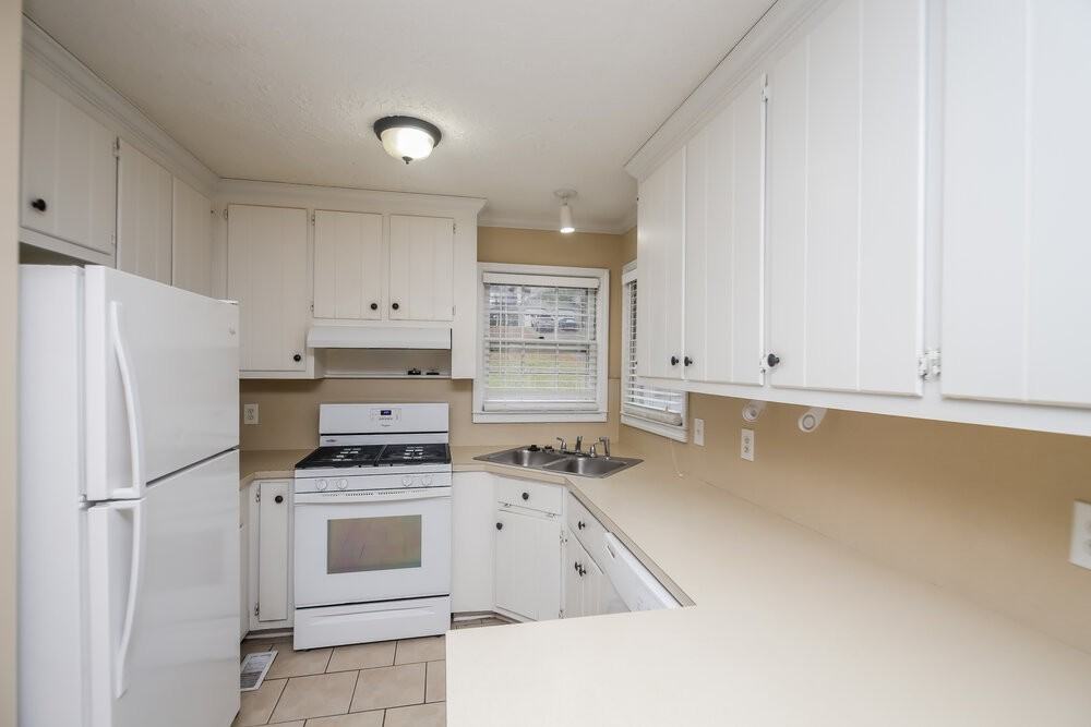 2739 Old Mill Pl - Photo 6 of 17