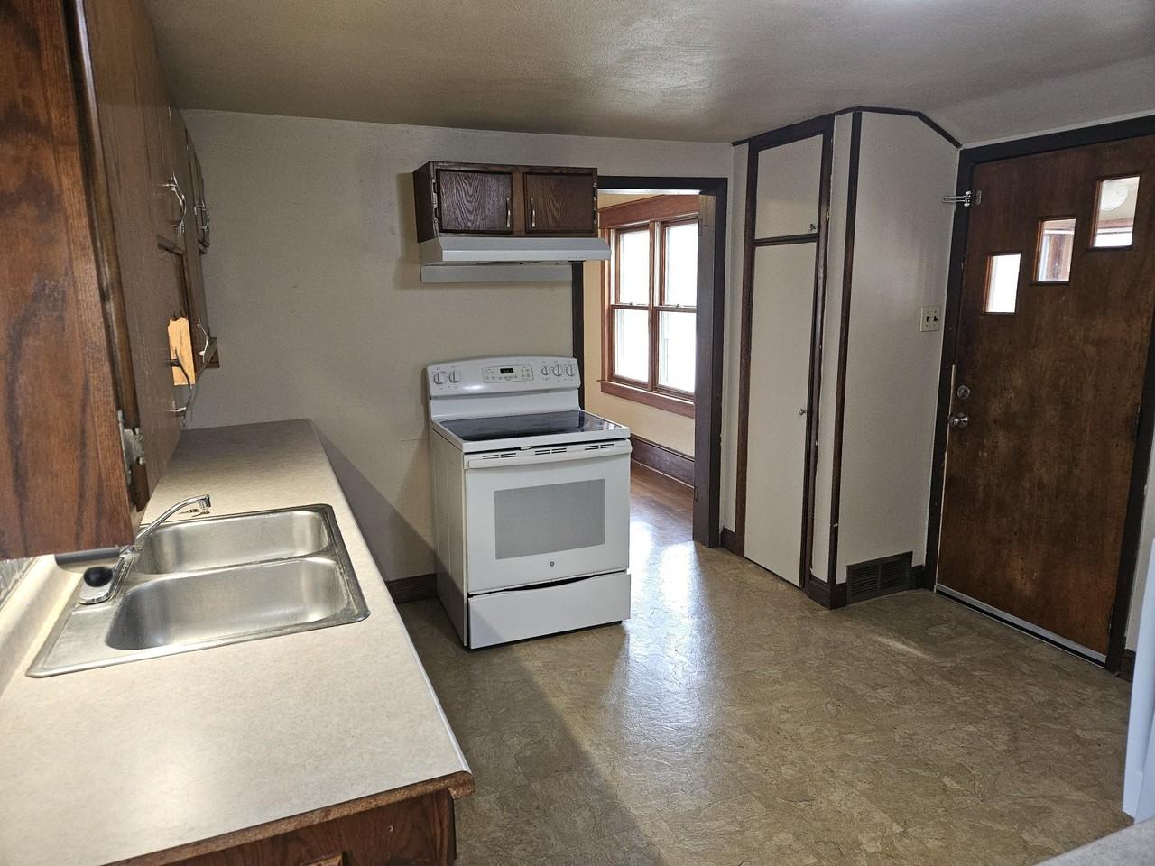 400 Sherry St #1 - Photo 3 of 19