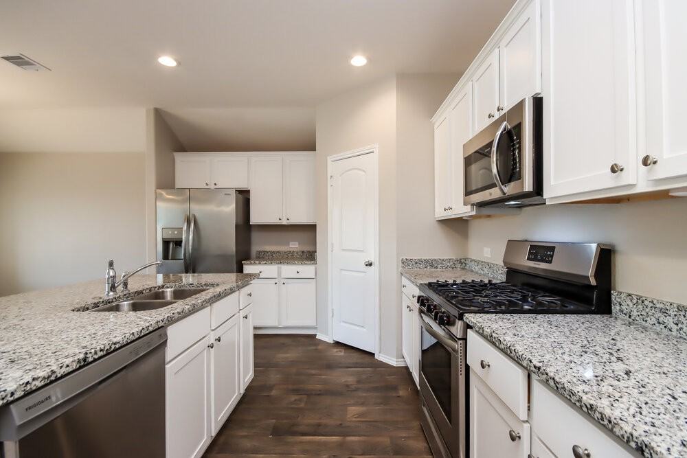 18378 Timbermill Ln - Photo 6 of 16