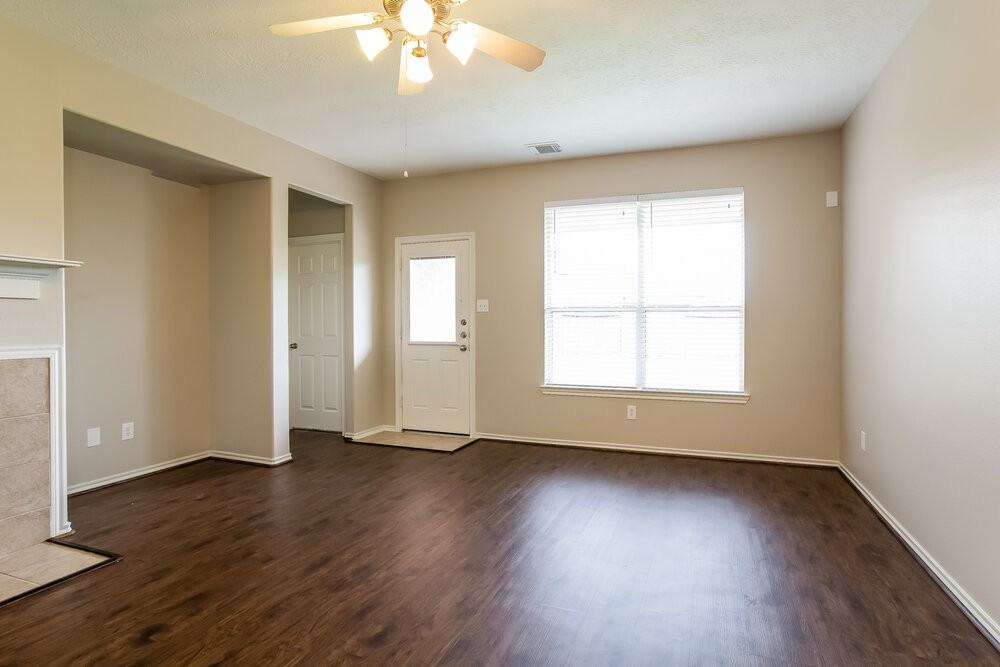 6731 Topsfield Point Dr - Photo 3 of 16