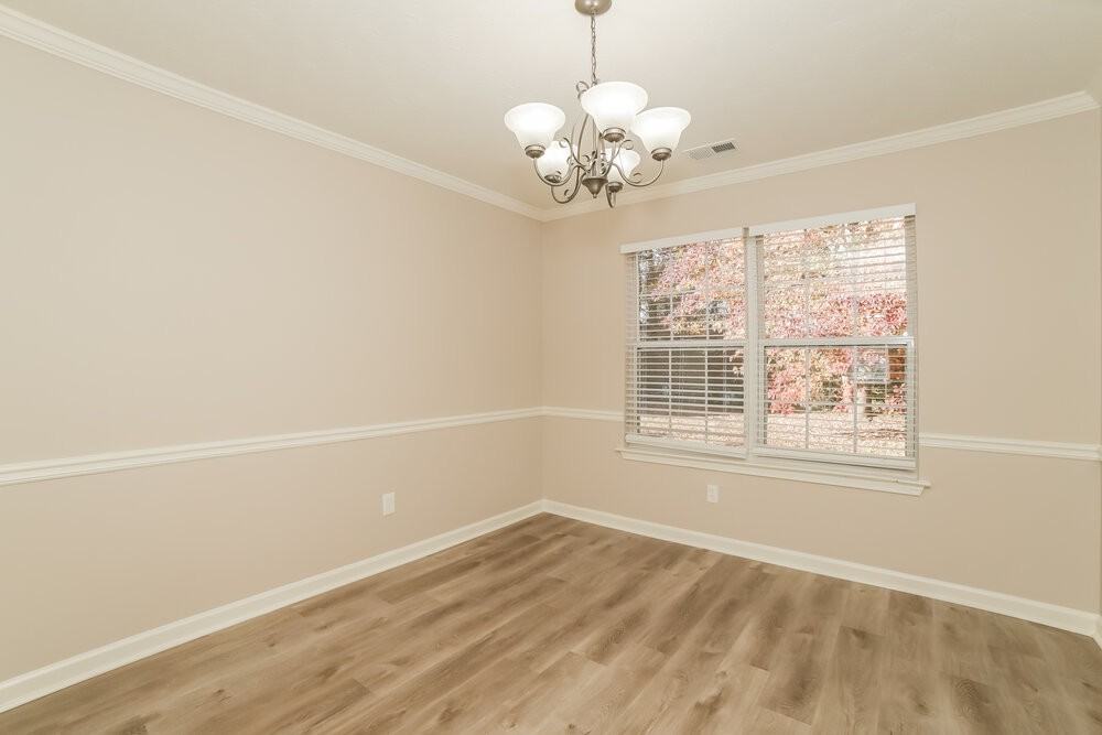 1052 Winterglen Way - Photo 6 of 17