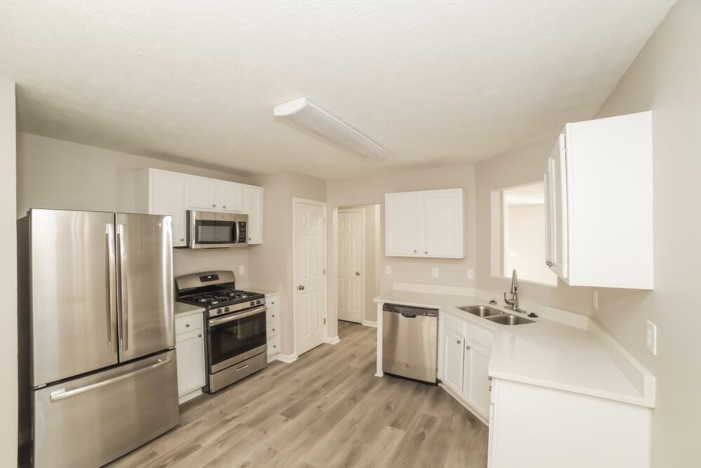 1052 Winterglen Way - Photo 7 of 17