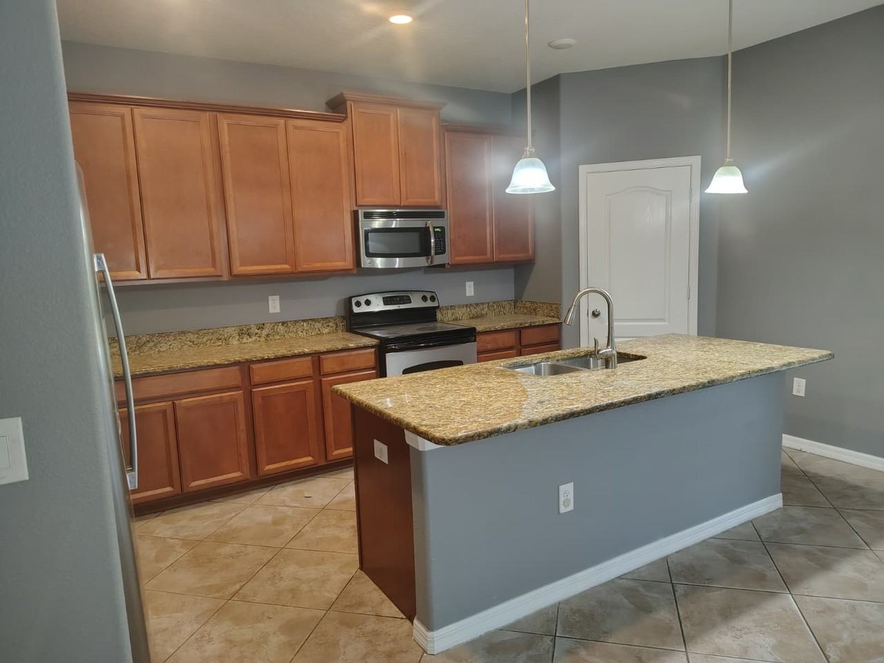 2288 Grantham Ave #1 - Photo 6 of 21