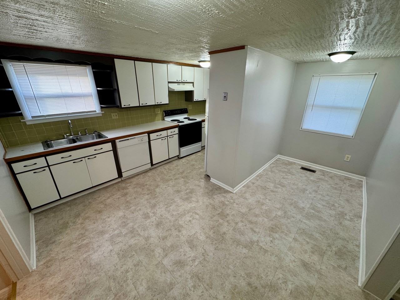 1307 Elm St #1 - Photo 3 of 11