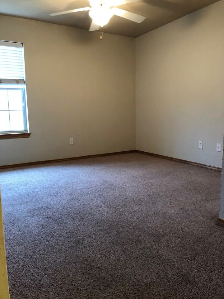 102 S East St #102SEAST - Photo 4 of 19