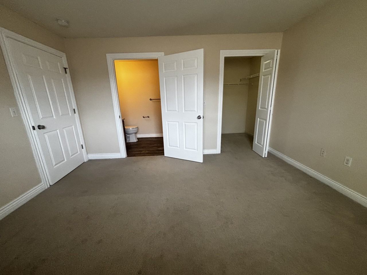 542 Pewaukee Rd #A - Photo 3 of 8