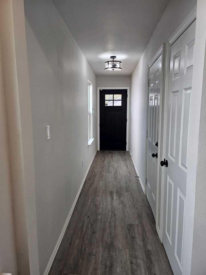 2207 Anderson St - Photo 3 of 9