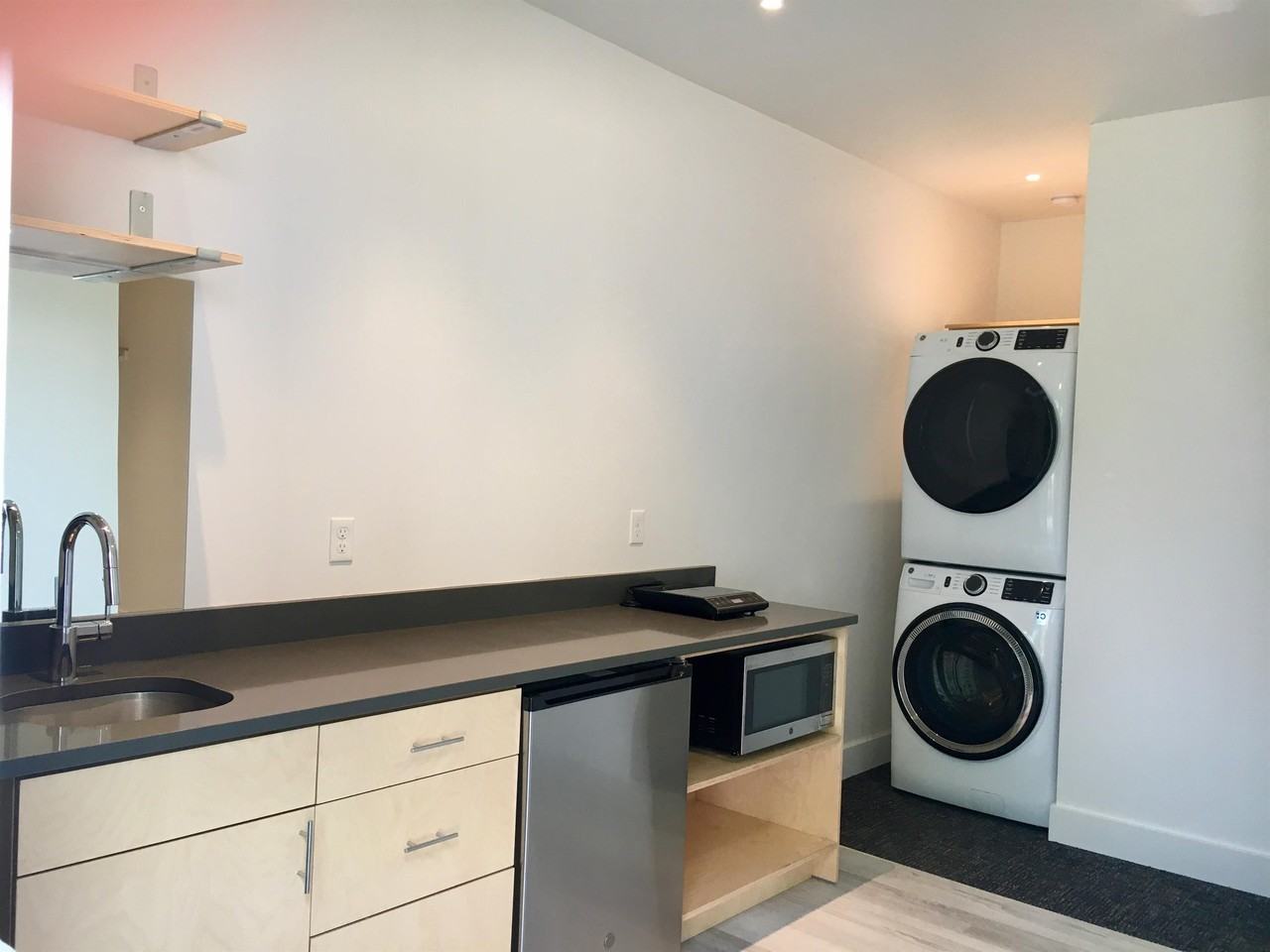 506 S Almon St #3 - Photo 4 of 26