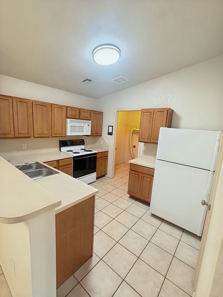 1029 Sw 153rd St #1 - Photo 7 of 25