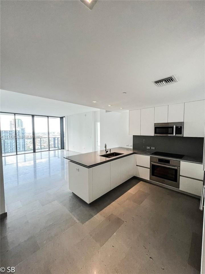 SE 5th St & SW Miami Avenue Rd - Photo 2 of 17