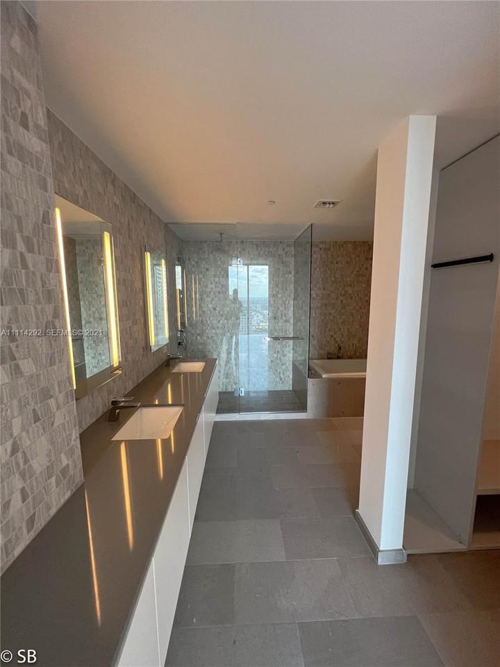 SE 5th St & SW Miami Avenue Rd - Photo 7 of 17