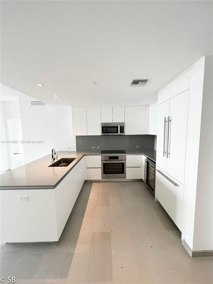 SE 5th St & SW Miami Avenue Rd - Photo 3 of 17