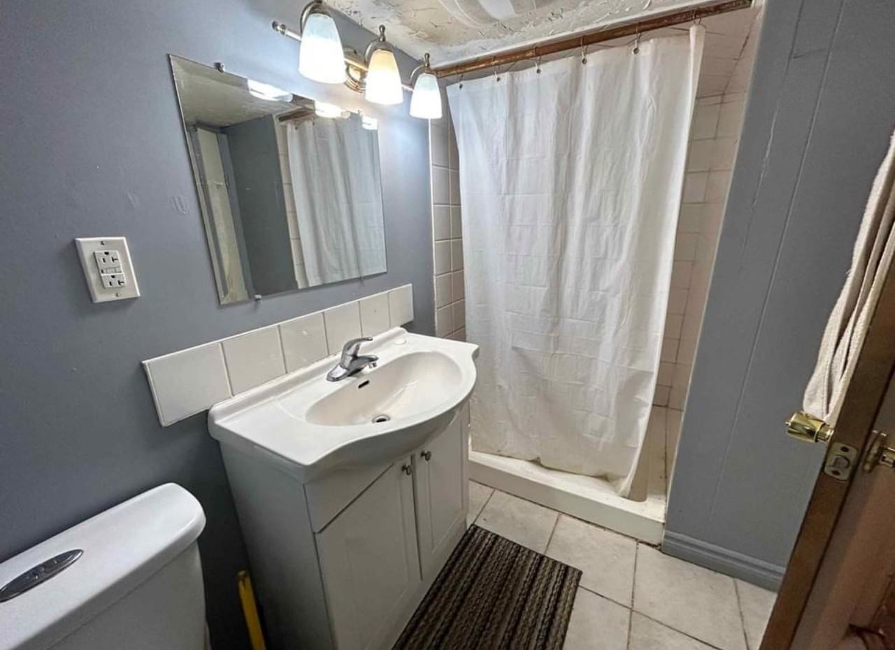 27 Paradise Rd S #B2 - Photo 3 of 6