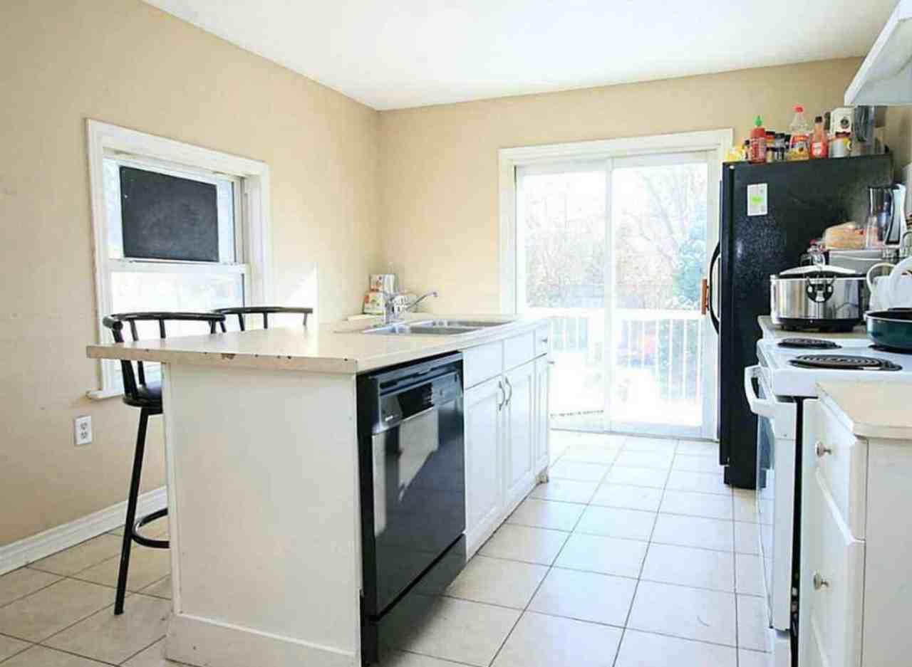 27 Paradise Rd S #B2 - Photo 4 of 6