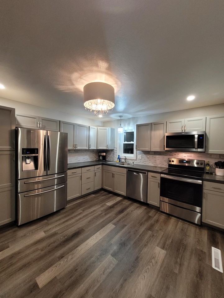 511 Hilltop Dr #201 - Photo 3 of 8