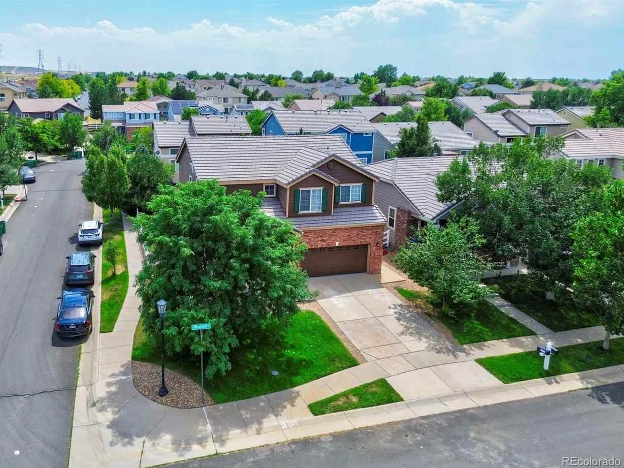 24798 E Wyoming Pl - Photo 4 of 35