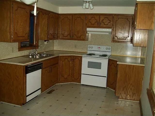 1221 W Elder Ave #1 - Photo 3 of 8