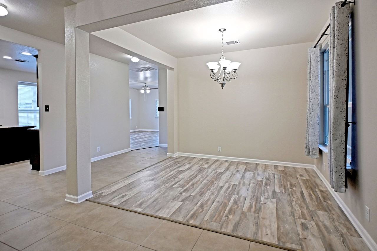 934 Avery Pkwy - Photo 6 of 50