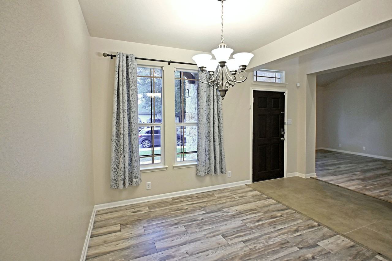 934 Avery Pkwy - Photo 7 of 50