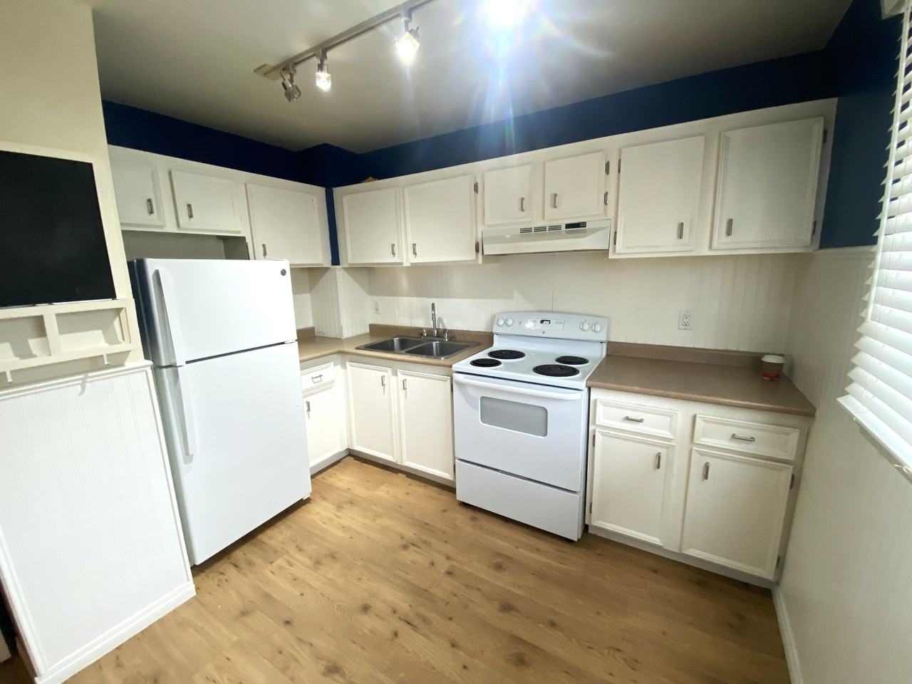 1644 37 Street Northwest - Photo 6 of 21