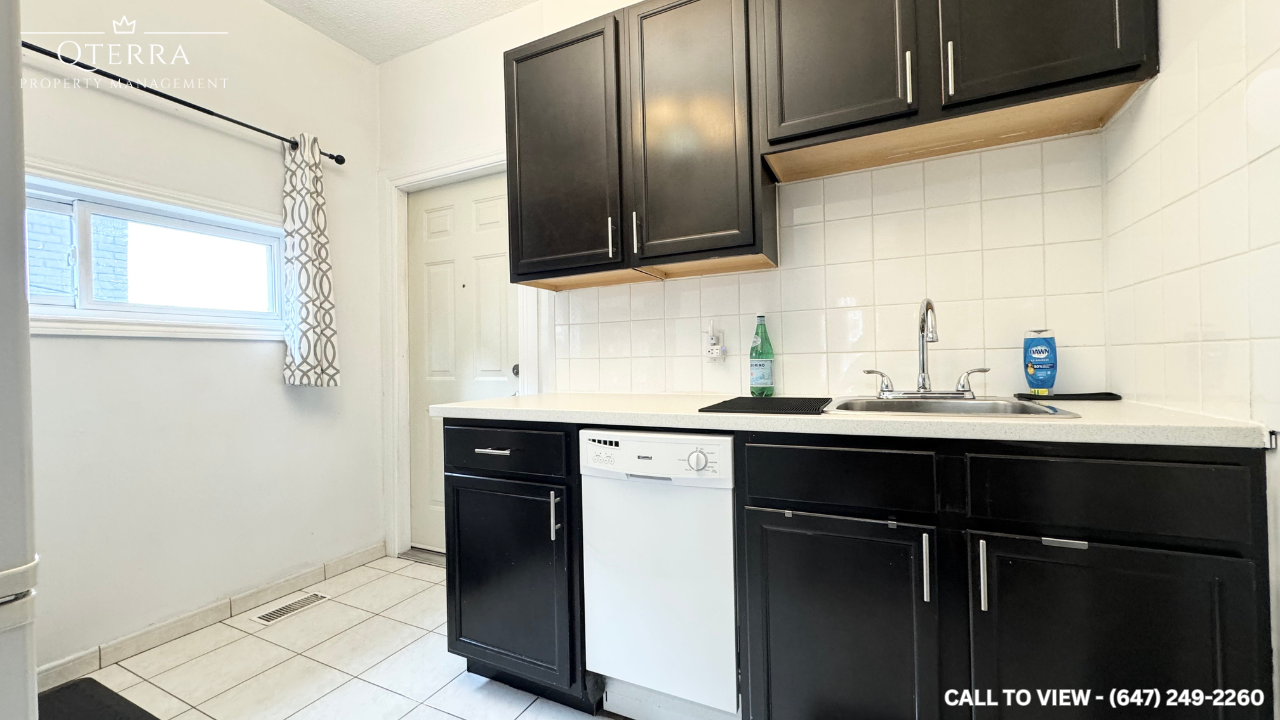 572 Barton St E - Photo 2 of 26