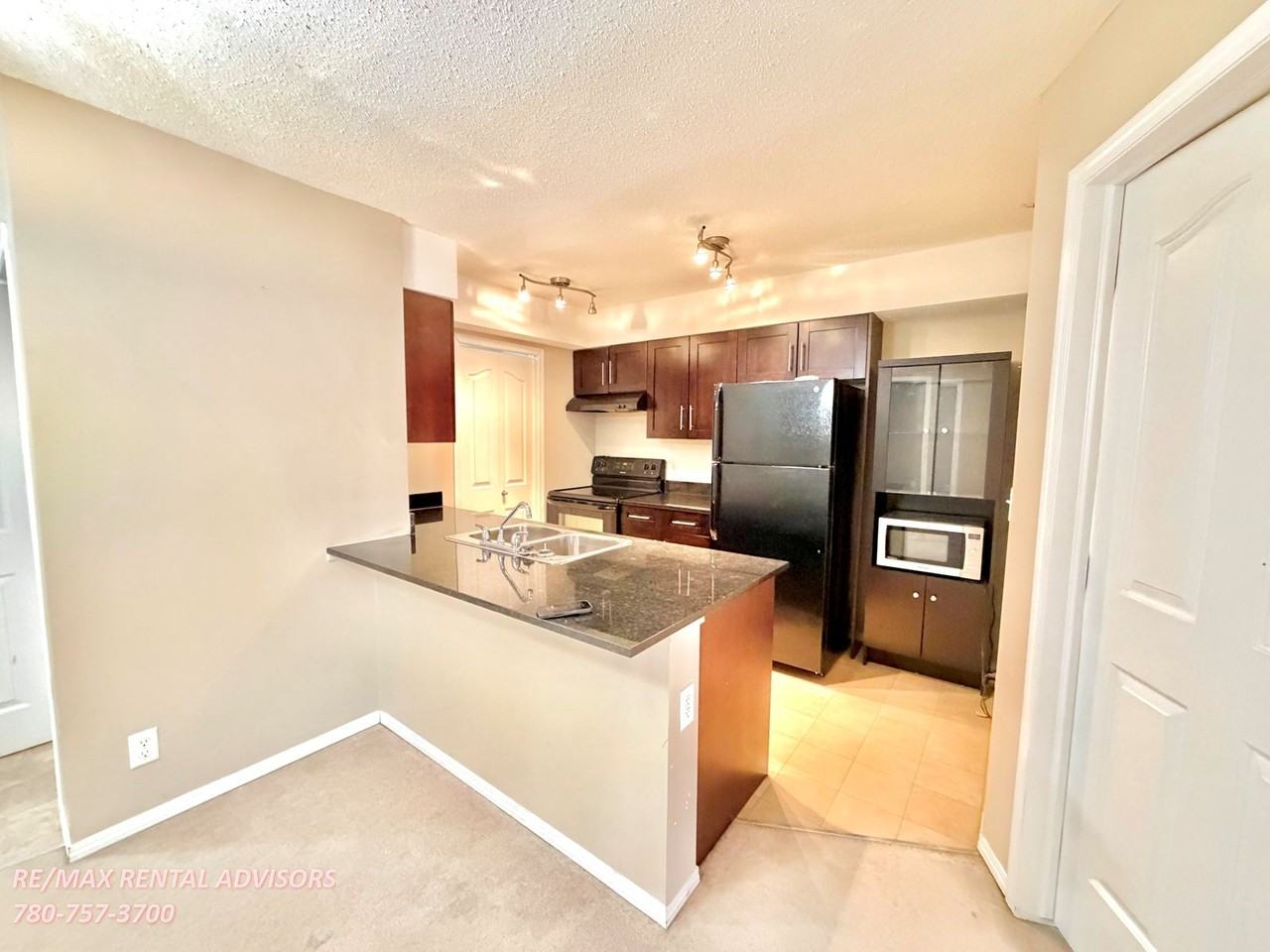 11804 22 Ave Sw - Photo 3 of 14