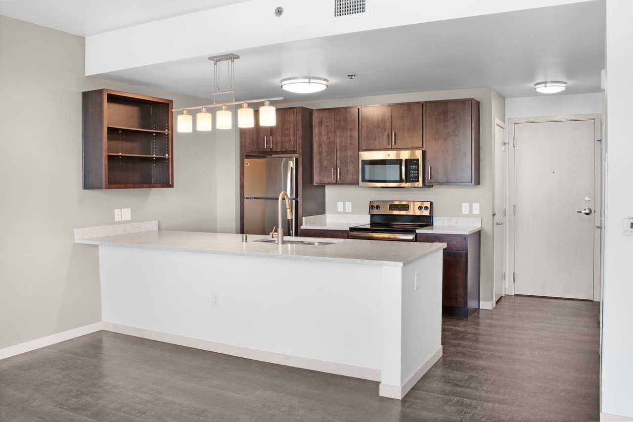 Lyric - Photo 7 of 50