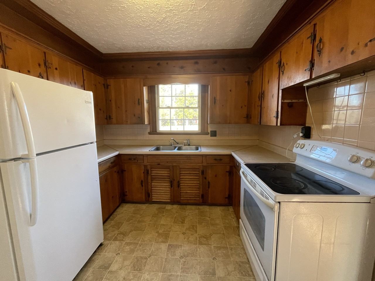 270 Crescent Ln #1 - Photo 4 of 16