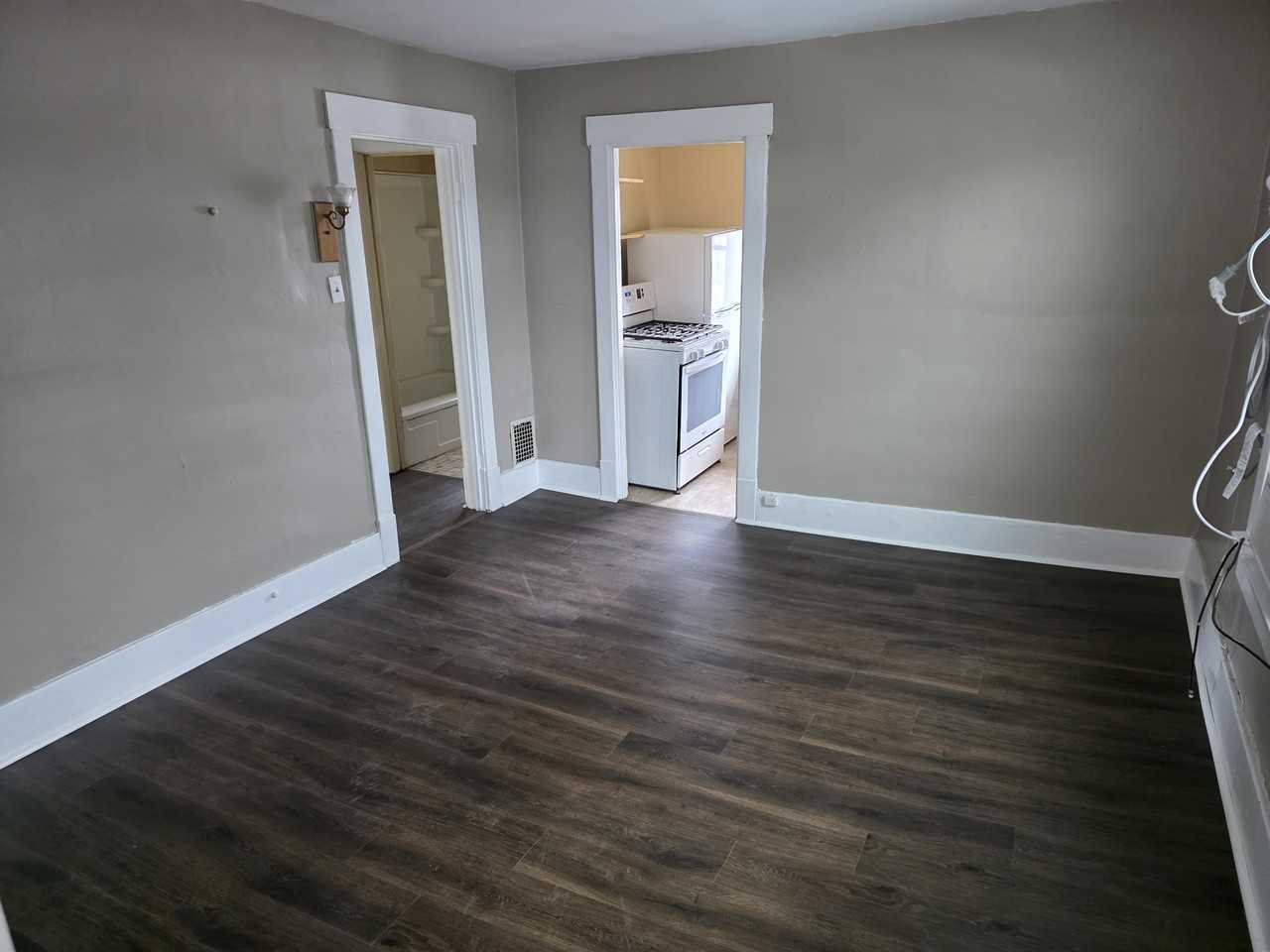 429 S 6th St #1 - Photo 4 of 12