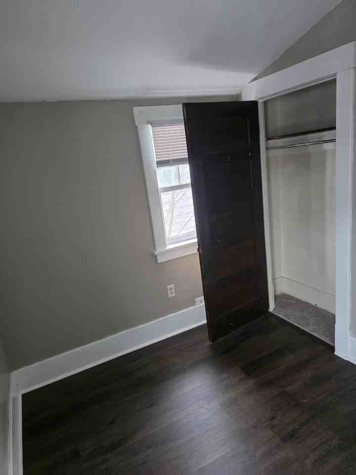 429 S 6th St #1 - Photo 5 of 12