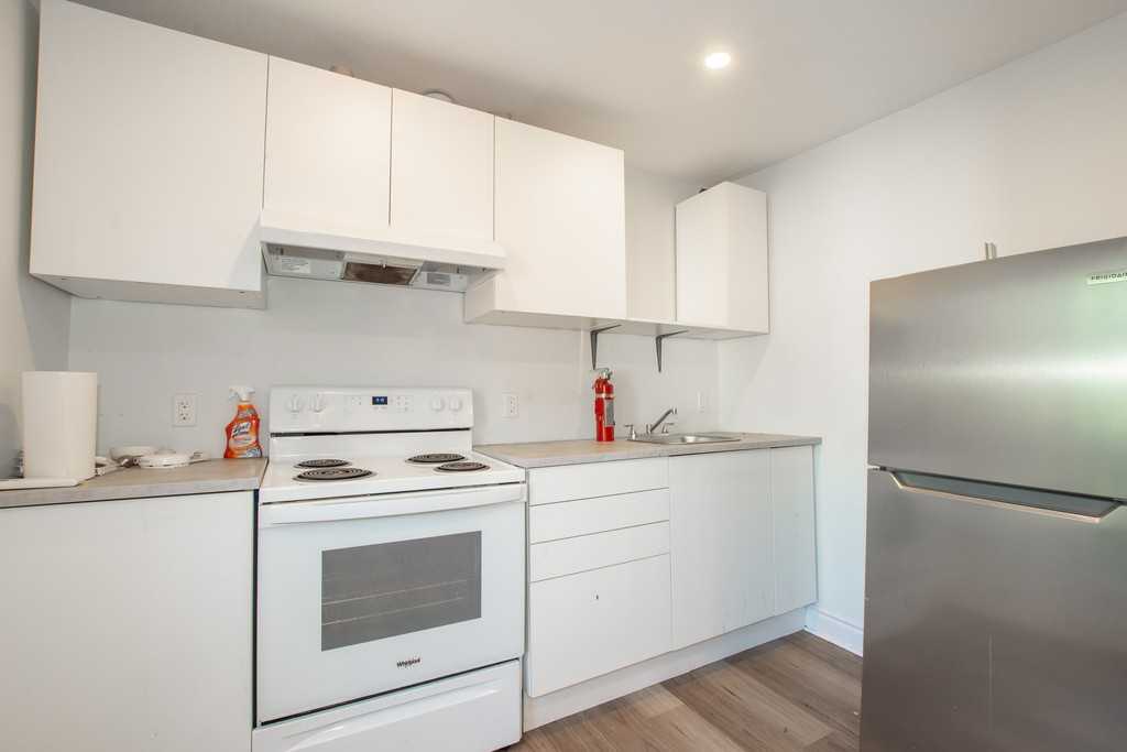 204 Sanford Ave S - Photo 6 of 32