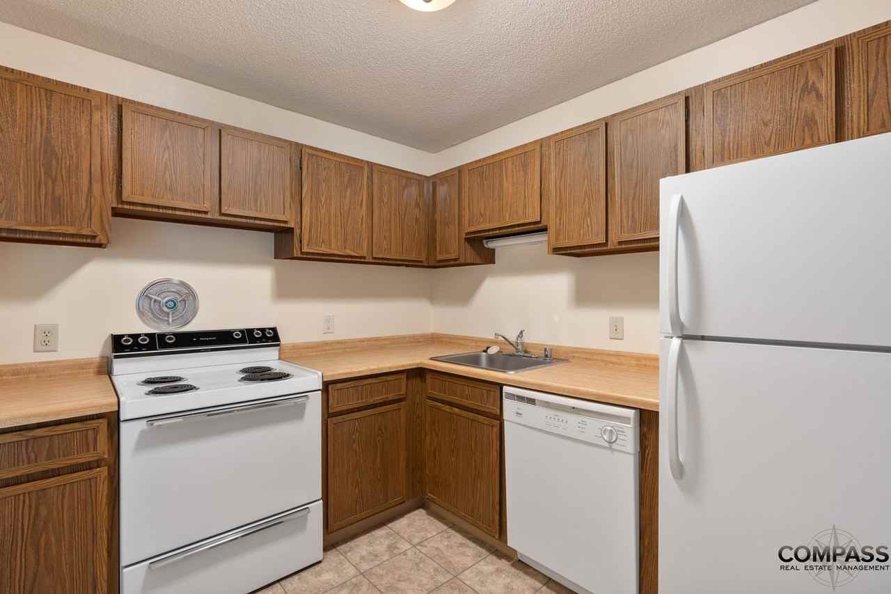 2215 - Westwinds Apartments - Photo 3 of 32