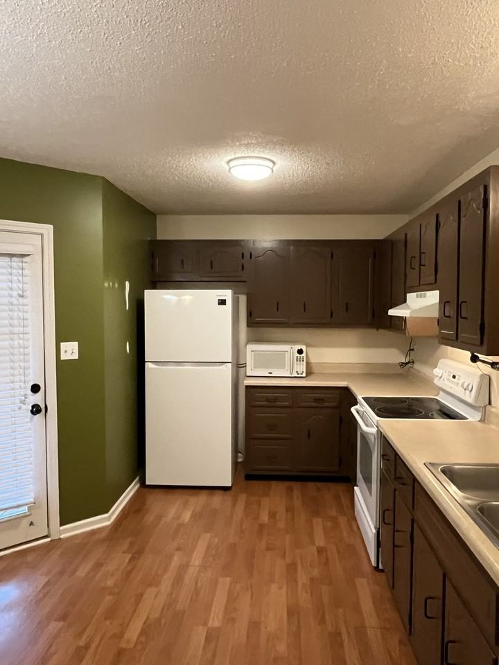 3904 Roscommon Way #1 - Photo 6 of 24