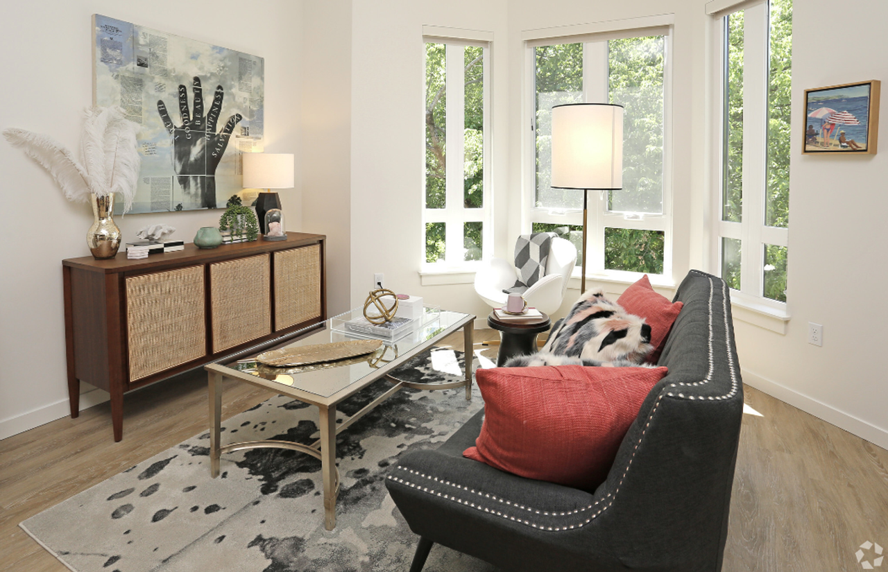 11 Marché Apartments - Photo 3 of 50