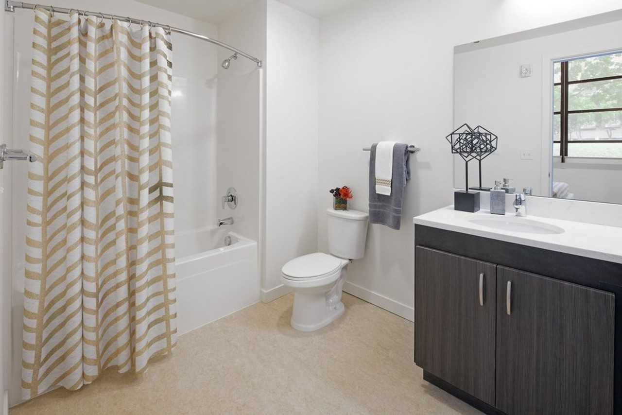 11 Marché Apartments - Photo 6 of 50