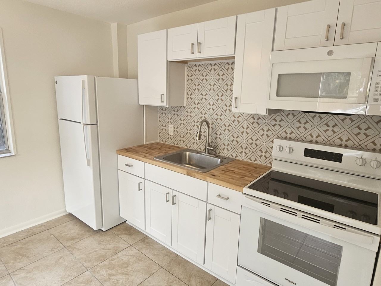 655 7th Ave N #3 - Photo 4 of 16