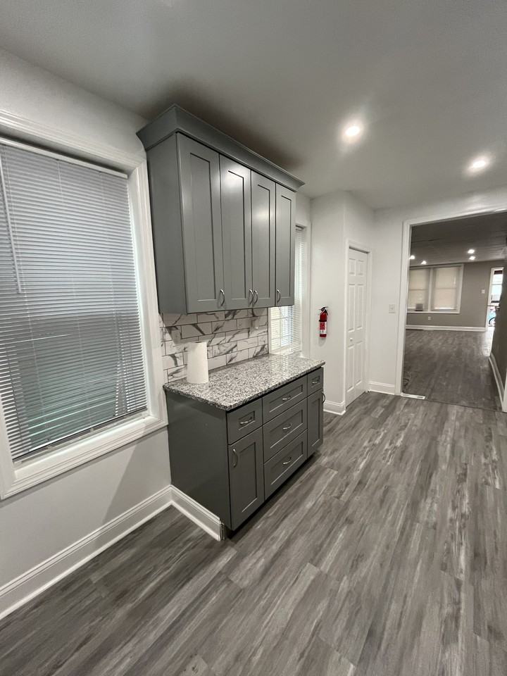 1006 Potter St #1 - Photo 4 of 14