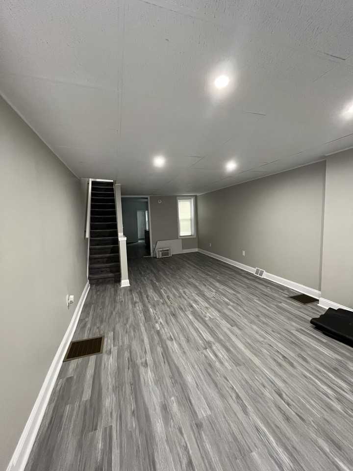 1006 Potter St #1 - Photo 5 of 14