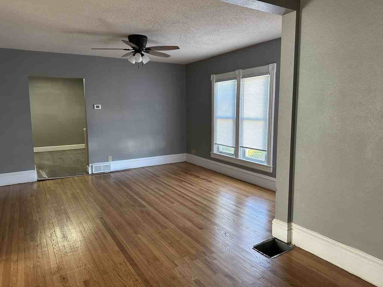 1108 1/2 S Carroll Ave #1 - Photo 3 of 21