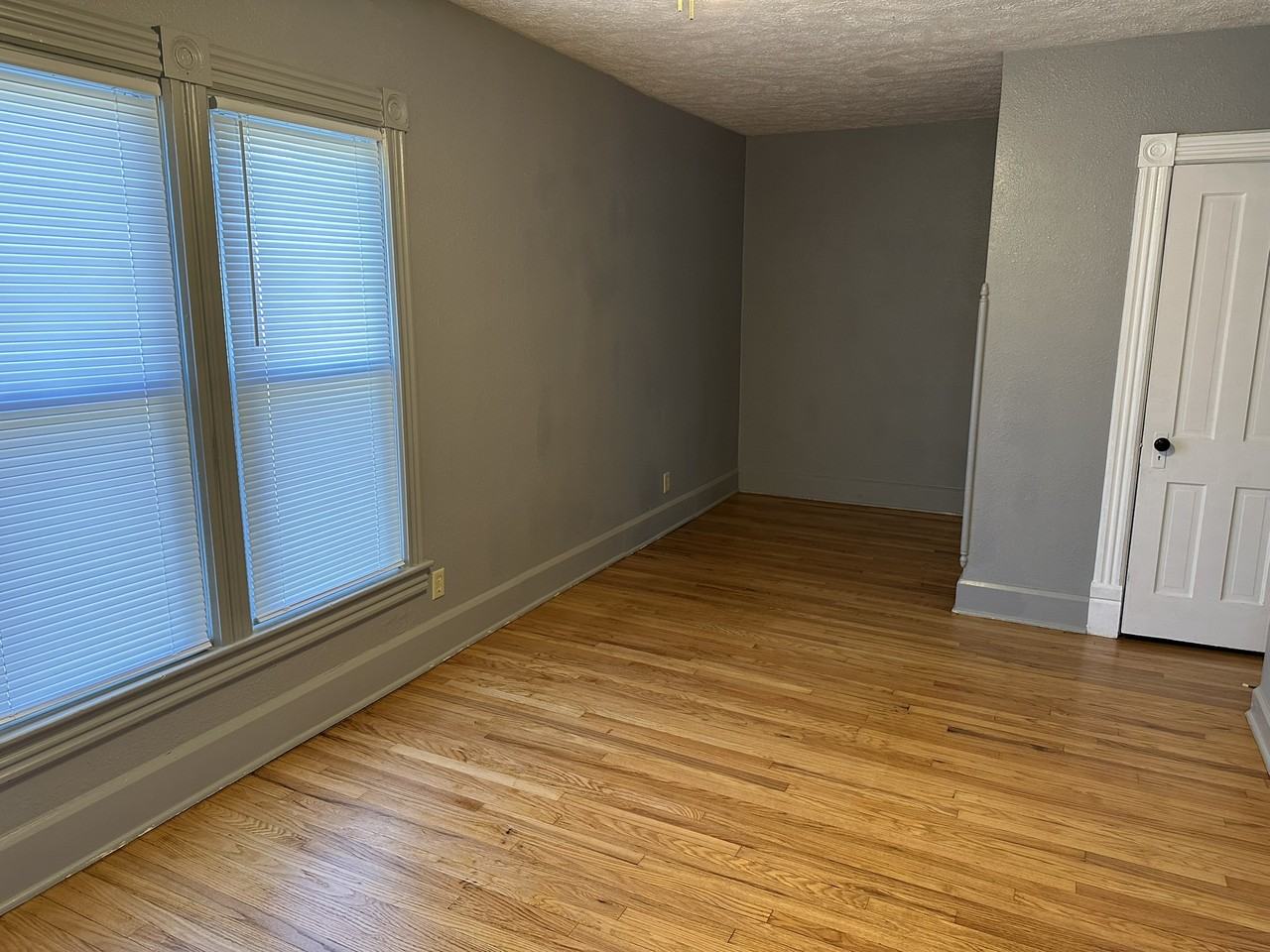 1108 1/2 S Carroll Ave #1 - Photo 6 of 21