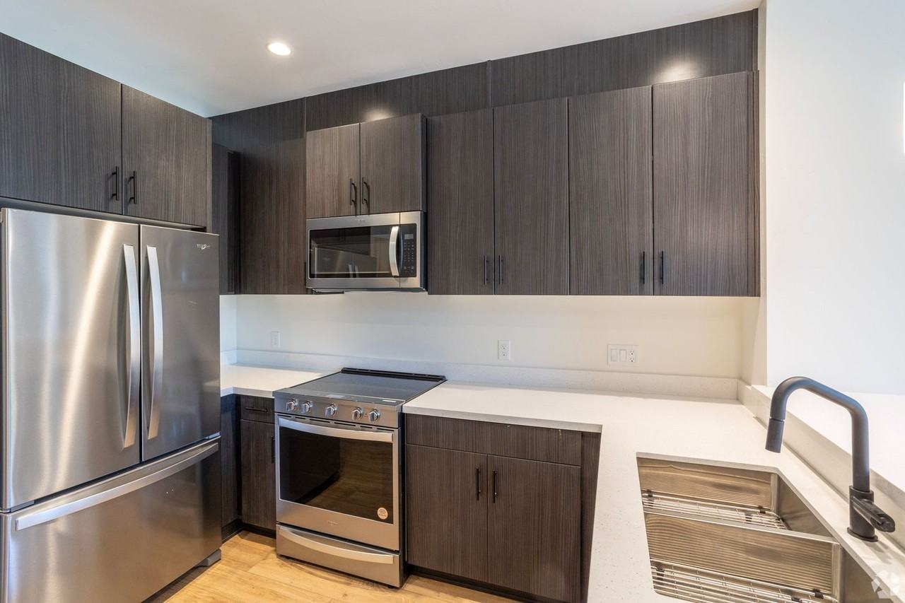 2800 Broad St #304 - Photo 2 of 9