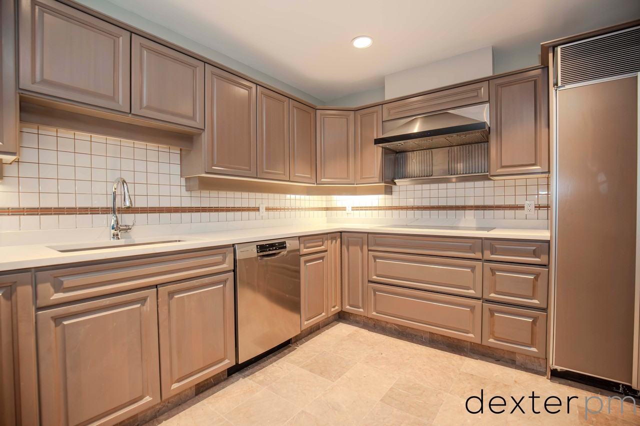 1919 Beach Avenue #601 - Photo 5 of 23