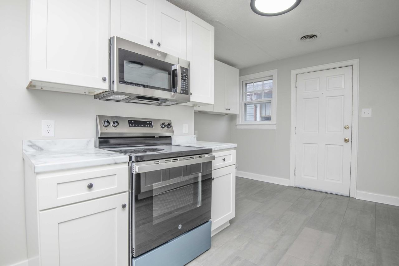 2440 Woodbine Ave #1 - Photo 6 of 28