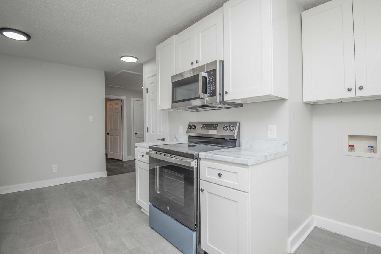 2440 Woodbine Ave #1 - Photo 7 of 28