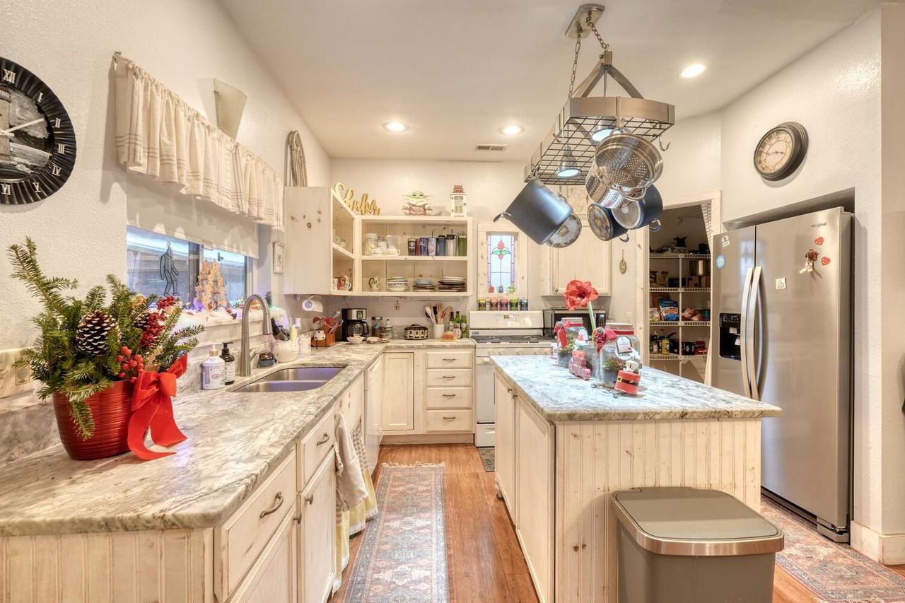 88 Steelaway Ln #1 - Photo 5 of 34